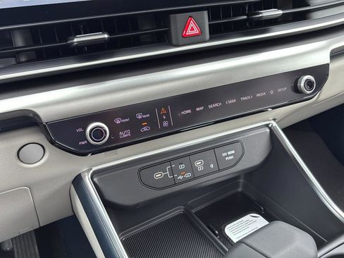 New 2026 Kia Carnival SX w/ SX Dark Edition Package FWD image 31