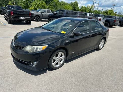 Used 2014 Toyota Camry SE w/ Moonroof Package FWD image 10