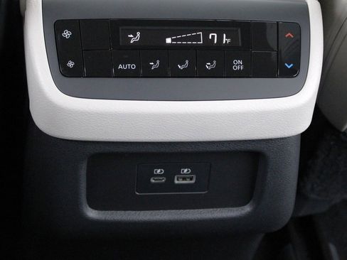 Certified 2024 Nissan Pathfinder SL image 45