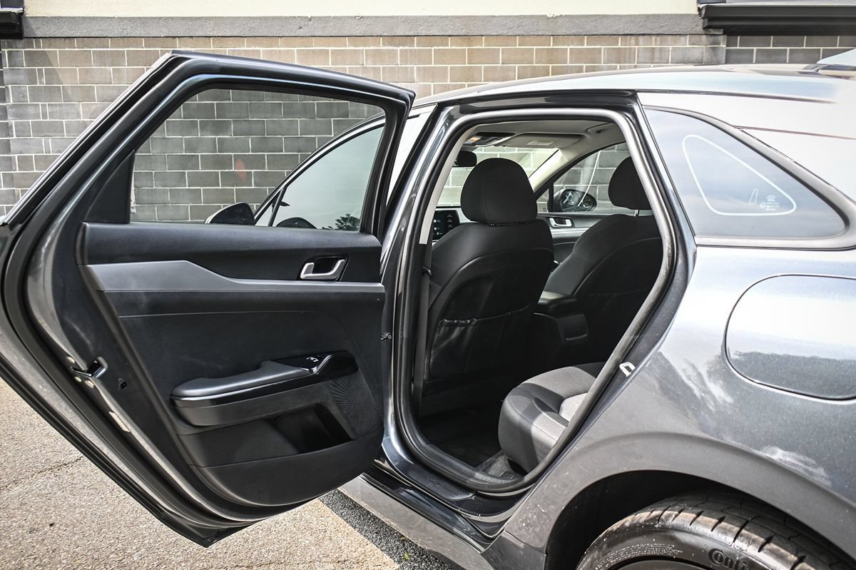 Used 2021 Kia K5 LXS FWD image 12