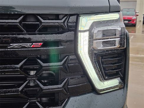 Used 2025 Chevrolet Silverado 2500 ZR2 image 33