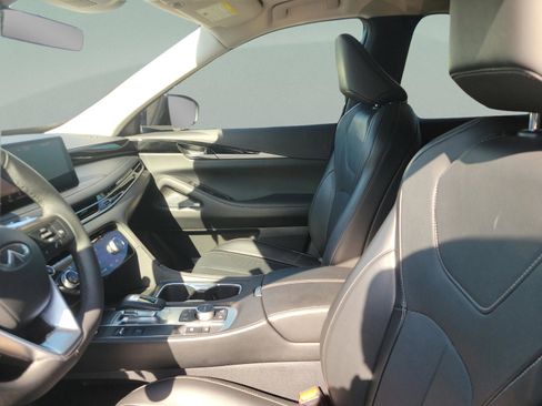 Certified 2025 INFINITI QX60 Pure w/ Cargo Package image 13