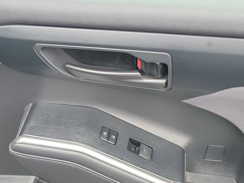 Certified 2020 Toyota Highlander LE image 38