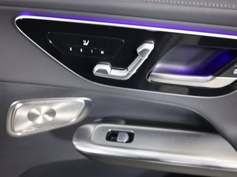 Used 2024 Mercedes-Benz GLC 300 4MATIC image 49