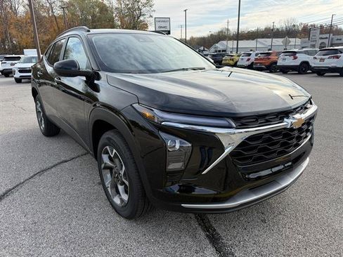 New 2026 Chevrolet Trax LT w/ Driver Confidence Package image 9