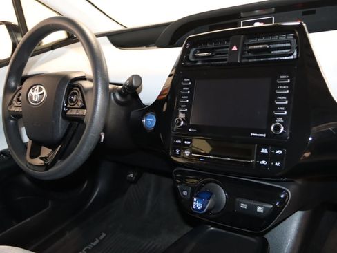 Used 2021 Toyota Prius LE FWD image 60