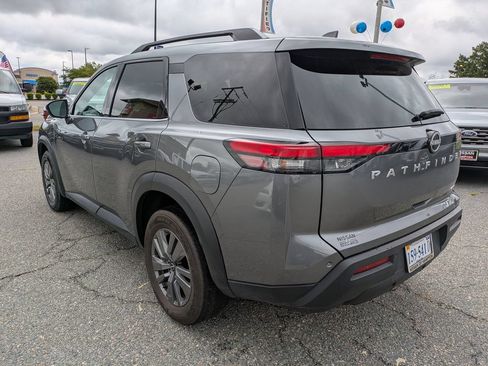 Certified 2025 Nissan Pathfinder SV AWD/4WD image 6