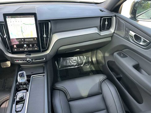New 2026 Volvo XC60 T8 Ultra w/ Climate Package AWD/4WD image 18