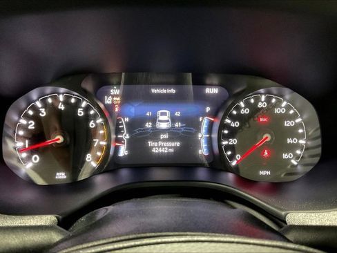 Used 2025 Jeep Compass Latitude w/ Sun & Sound Group AWD/4WD image 20