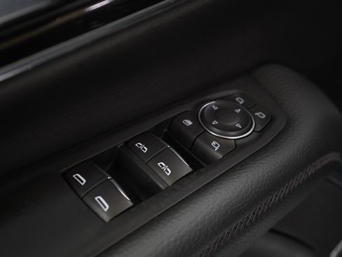 Used 2025 GMC Yukon Denali AWD/4WD image 26