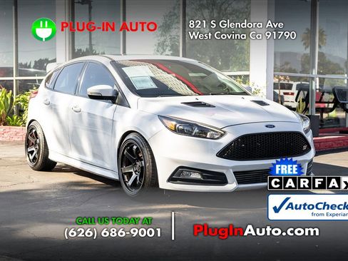 Used 2018 Ford Focus ST w/ Equipment Group 402A image 3
