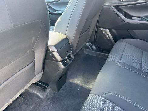 Used 2025 Chevrolet Equinox LT FWD image 24