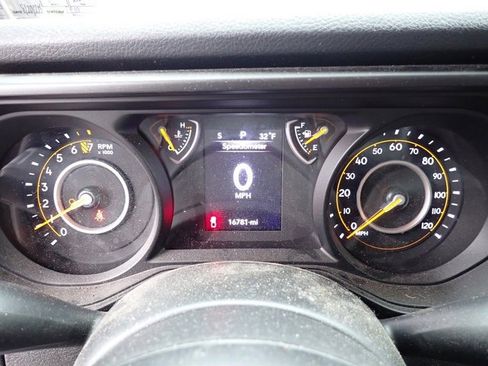 Used 2024 Jeep Gladiator Sport image 15