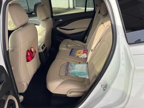 Used 2020 Buick Envision Essence AWD/4WD image 11