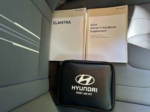 Used 2024 Hyundai Elantra SEL FWD image 32