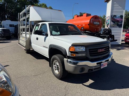Used 2006 GMC Sierra 2500 W/T RWD image 4