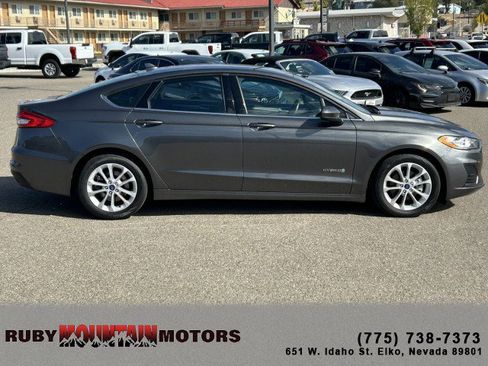 Used 2019 Ford Fusion SE image 8