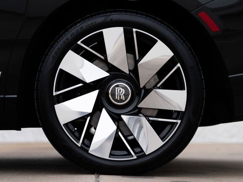 Used 2026 Rolls-Royce Cullinan image 44