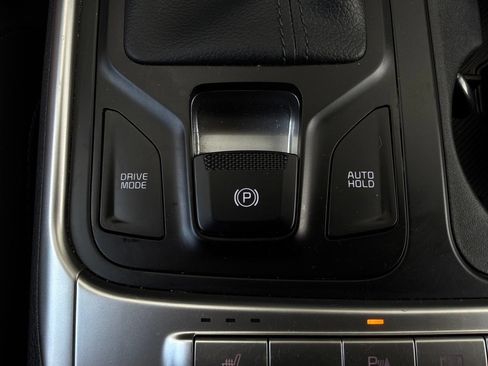 Used 2026 Kia Carnival FWD image 26