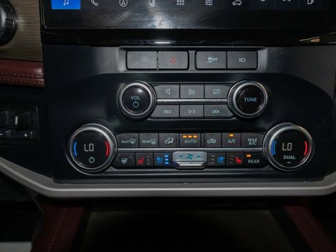 Used 2023 Ford Expedition Max Limited AWD/4WD image 26