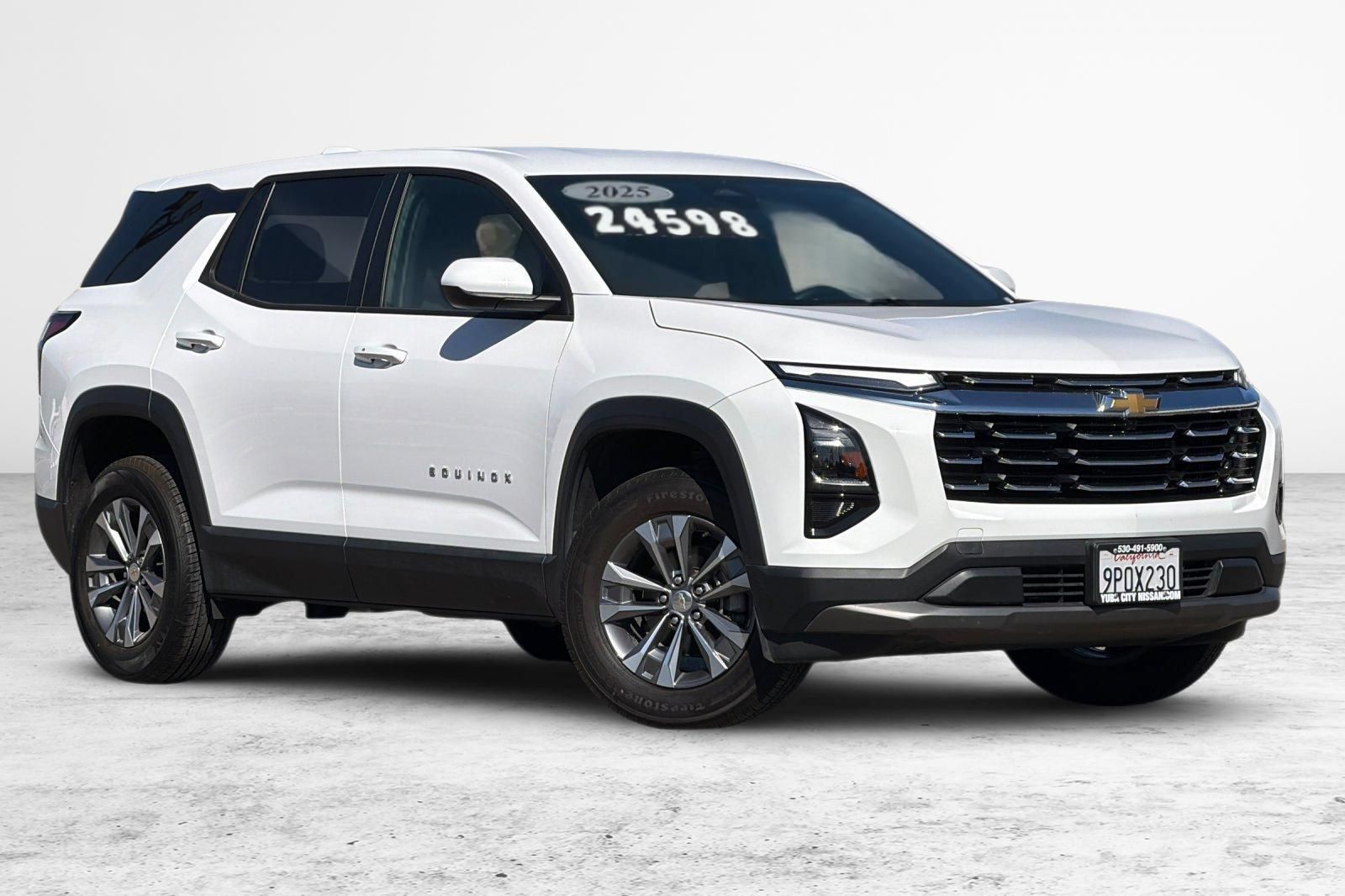 Used 2025 Chevrolet Equinox LT FWD image 2