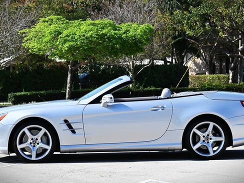 Used 2013 Mercedes-Benz SL 550 SL 550 2dr Convertible image 8