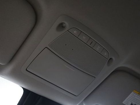 Used 2024 Nissan Leaf S image 21