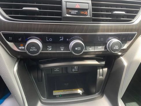 Used 2018 Honda Accord Touring image 22