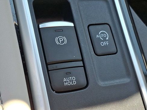 Used 2022 Nissan Pathfinder SV AWD/4WD image 22