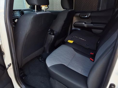 Certified 2023 Toyota Tacoma TRD Off-Road image 19