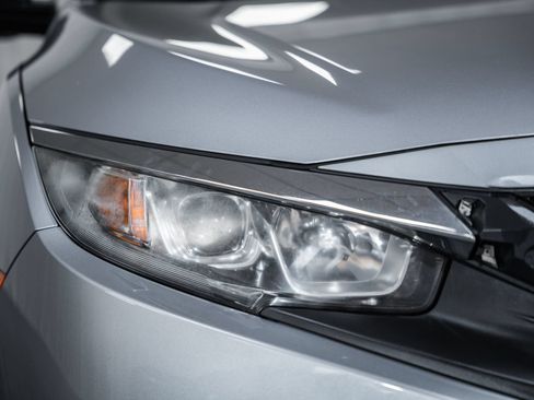 Used 2018 Honda Civic EX image 10