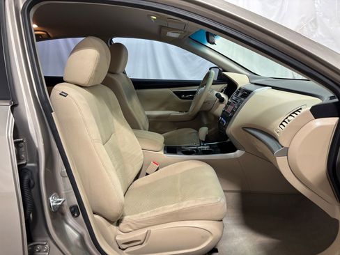 Used 2014 Nissan Altima 2.5 SV image 15