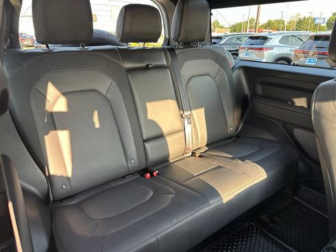 Used 2023 Land Rover Defender 90 X-Dynamic SE AWD/4WD image 22