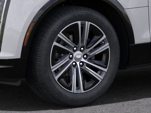 New 2025 Cadillac Lyriq Luxury image 9