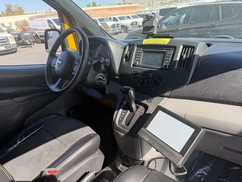 Used 2016 Nissan NV200 FWD image 18