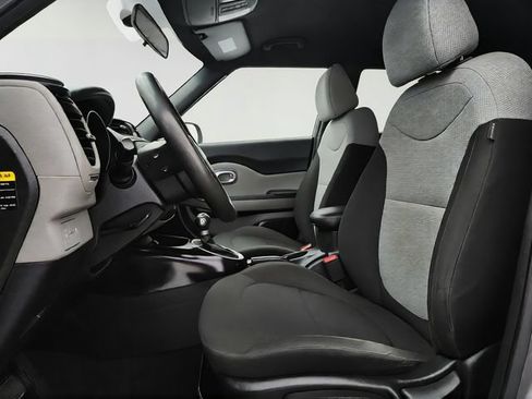 Used 2019 Kia Soul FWD image 10