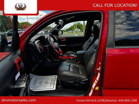 Used 2017 Toyota Tacoma TRD Off-Road AWD/4WD image 17