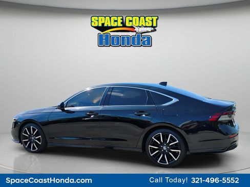Certified 2023 Honda Accord Touring image 11