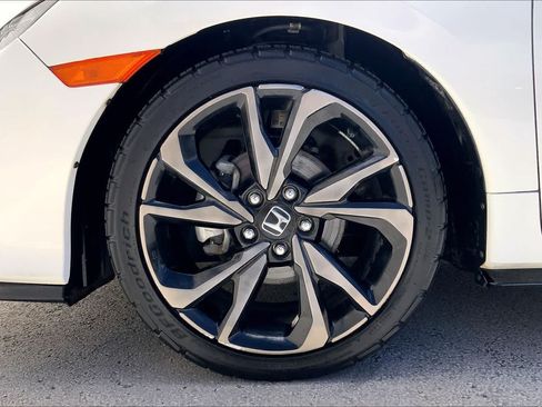 Used 2018 Honda Civic Sport Touring image 8
