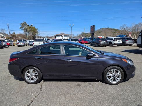 Used 2011 Hyundai Sonata Limited w/ Navigation Pkg 5 image 3