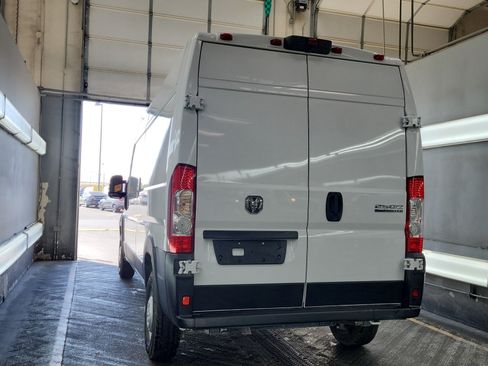 Used 2025 RAM ProMaster 2500 w/ Convenience Group FWD image 4