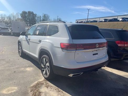 Used 2024 Volkswagen Atlas SE image 17