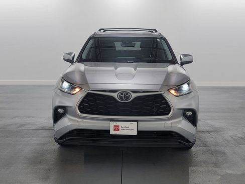 Certified 2021 Toyota Highlander XLE image 3