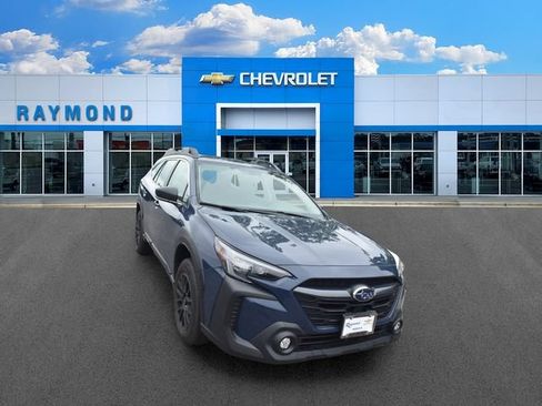 Used 2025 Subaru Outback AWD/4WD image 9