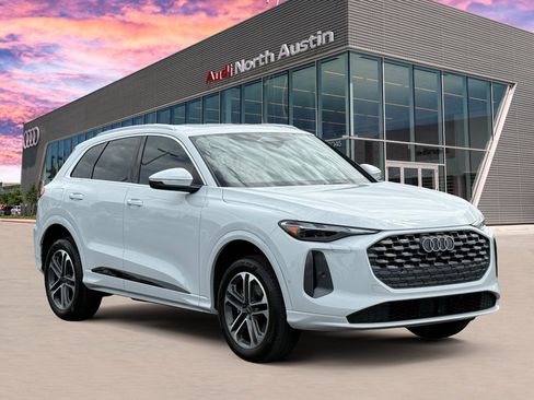 Certified 2025 Audi Q5 Premium AWD/4WD image 7