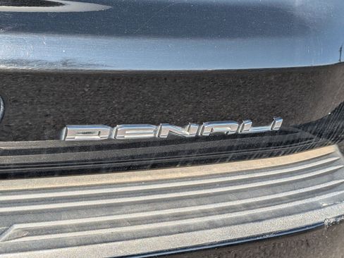 Used 2022 GMC Yukon Denali image 6