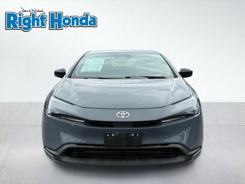 Used 2024 Toyota Prius LE FWD image 5