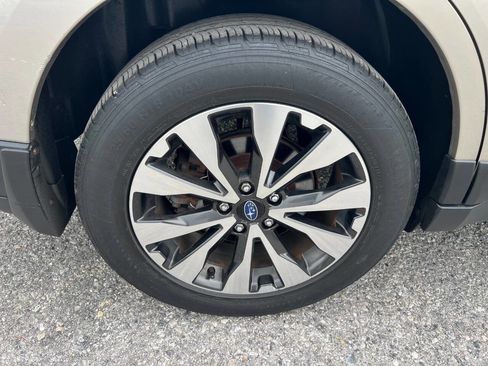 Used 2016 Subaru Outback 2.5i Limited AWD/4WD image 34