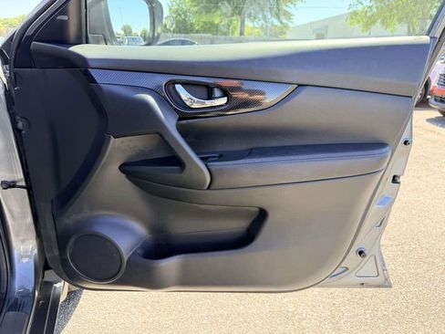 Used 2020 Nissan Rogue SL w/ Premium Package FWD image 8