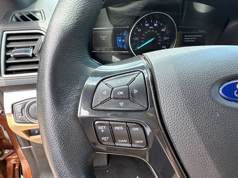 Used 2017 Ford Explorer XLT w/ Equipment Group 202A FWD image 18